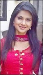 50546352_DGITLOWIS - jennifer winget biografie