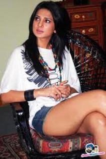 images (19) - Jennifer Winget - Dr Ridhima Gupta3