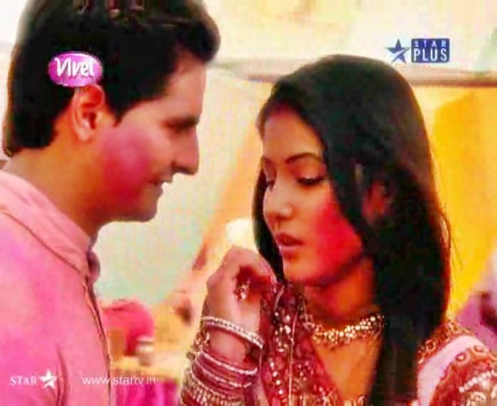312055_141052212653362_100002457510227_238481_5567_n - Naitik si Akshara
