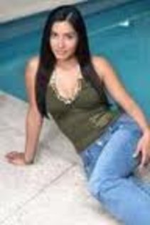 215681_144123368990170_100001775247121_266526_3071110_a