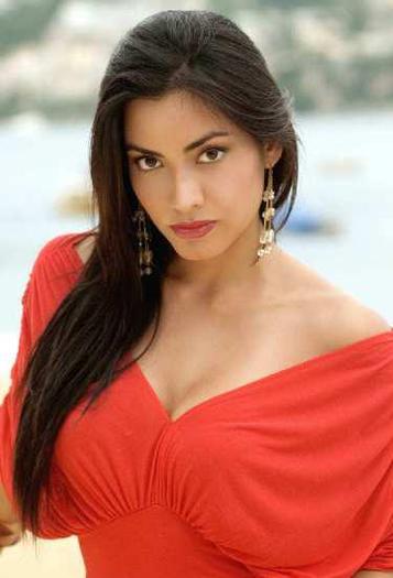 320330_248652498508763_248642525176427_774435_892464_n - Karina Mora