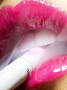 mergand spre intrarea scoli