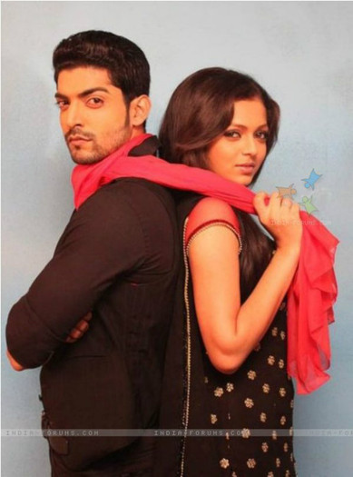 150627-still-image-of-maan-and-geet