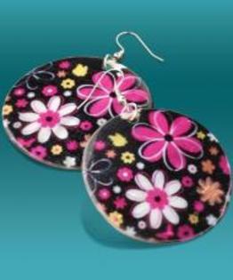 Cercei sidef gros, negru cu flori ciclam