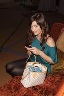 263447_169411849792173_167691109964247_432821_893425_a - Lisette Morelos