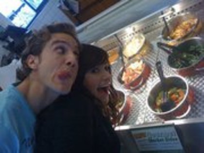 269786_171403009593057_167691109964247_438035_2319942_a - Lisette Morelos