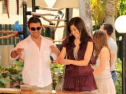 422347_287842877944336_275742732487684_777864_734680808_a