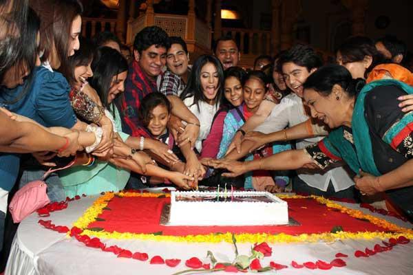 379900_272381352824078_200307900031424_793344_353884742_n - Yeh Rishta Kya Kehelata Hai-800 episodes celebration