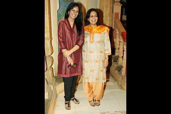 394417_272382009490679_200307900031424_793367_3551066_n