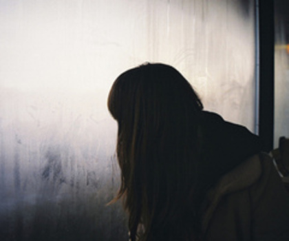 # Vine peste tine te-ngheata , ploaia te loveste in fata singur mereu ..n-ai curajul sa crezi in tne