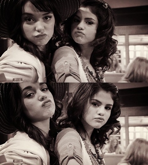 Selena-selena-gomez-16309451-500-554