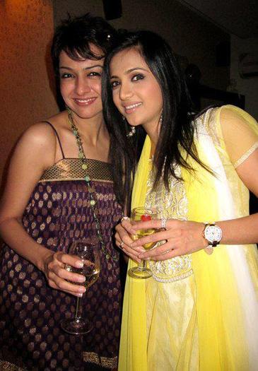 397129_282551948458060_226713640708558_744157_1940612249_n - Shilpa Anand poze rare