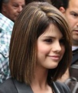39363313_LTNUIHFZT - selena gomez