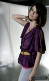 39363316_KYAPOKBPE - selena gomez