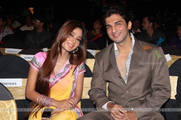 159274-sara-khan-and-manish-raisinghania - x-Sara Khan-x