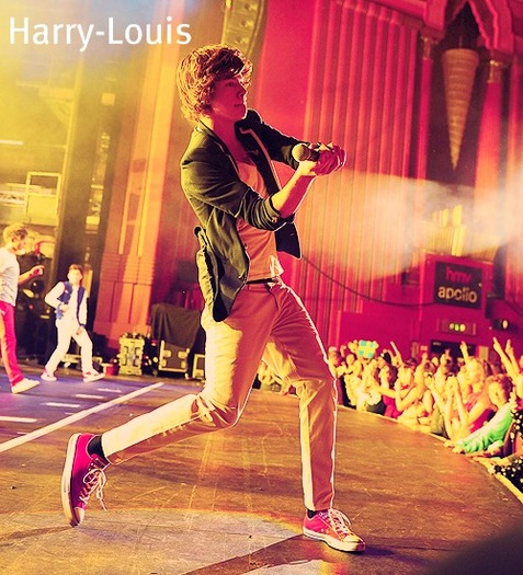 Dupa un an de suferinta apare in oras cu fathaa care seamana totall cu Marie