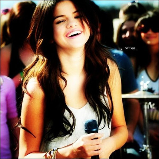0094019047 - 0     I love Selena forever