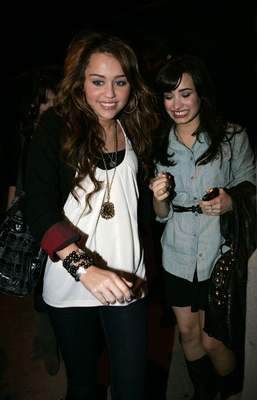 Out at Koi with Demi Miley and Justin3 - Out at Koi with Demi Miley and Justin
