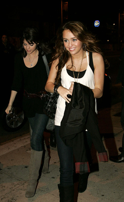Out at Koi with Demi Miley and Justin4 - Out at Koi with Demi Miley and Justin