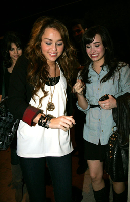 Out at Koi with Demi Miley and Justin6 - Out at Koi with Demi Miley and Justin