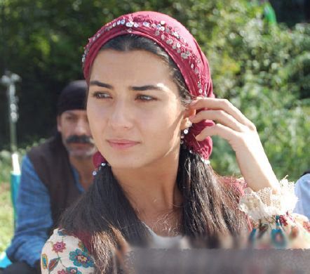 9134_110 - Tuba Buyukustun