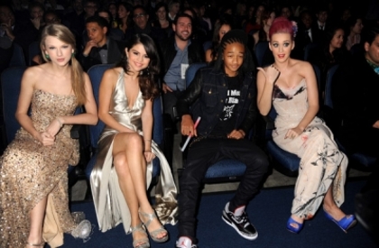 normal_092 - November 20th - American Music Awards