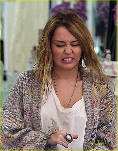 miley-cyrus-pampered-mom-07 - Miley Cyrus 2012