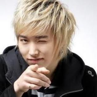 =Lee Sungmin&hl=ro&prmd=imvns&tbm=isch&tbo=u&source=univ&sa=X&ei=fTYlT7icH8u - Lee Sungmin