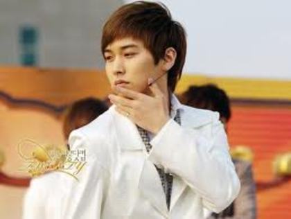 images=Lee Sungmin&hl=ro&prmd=imvns&tbm=isch&tb&sa=X&ei=fTYlT7icH8u - Lee Sungmin