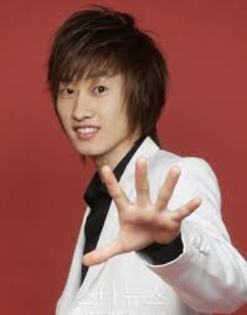 =Lee+Hyukjae&hl=ro&prmd=imvns&tbm=isch&&source=univ&sa=X&ei=3Dc - Lee Hyukjae