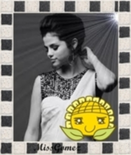 61679567_WWBDZTL - selena gomez