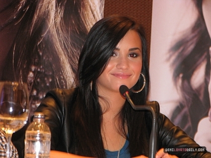 Demi (10) - Demitzu - 28 05 2010 - Press Conference in Sao Paulo Brazil