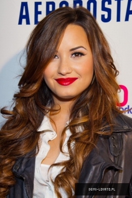 Demi (49) - Demitzu - 21 10 2011 - Jingle Ball 2011