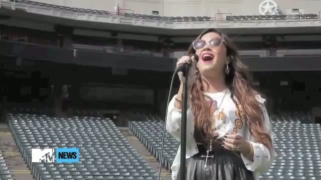 Behind Demi Lovato\'s Performance At The World Series 050