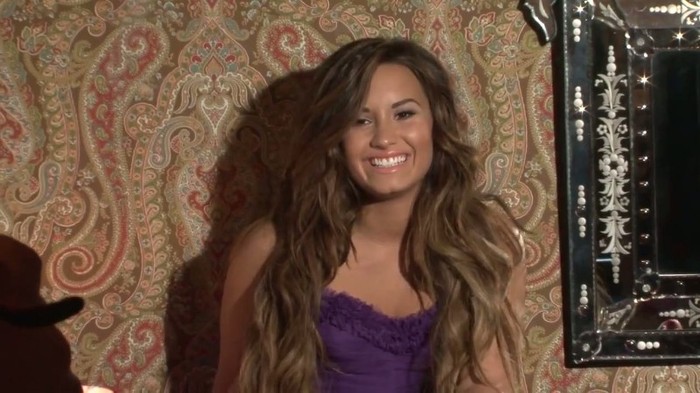 Behind The Scenes with Demi Lovato_ Latina Magazine Cover Shoot 061