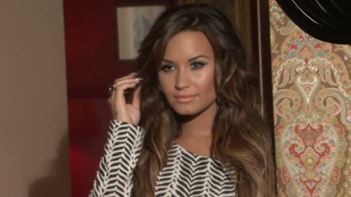 Behind The Scenes with Demi Lovato_ Latina Magazine Cover Shoot 218