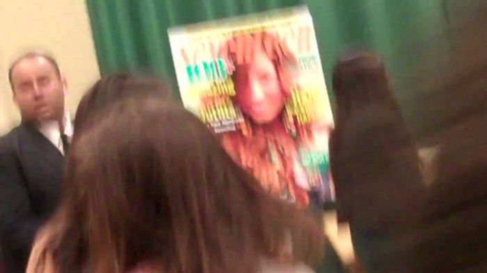 BEST DAY EVER_ MEETING DEMI LOVATO 020