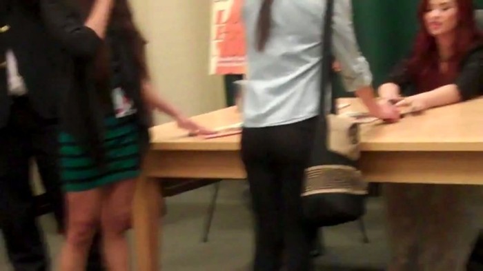 BEST DAY EVER_ MEETING DEMI LOVATO 117