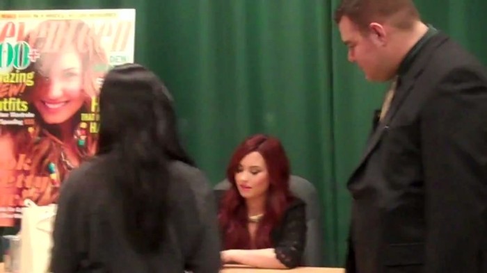 BEST DAY EVER_ MEETING DEMI LOVATO 129