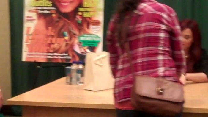BEST DAY EVER_ MEETING DEMI LOVATO 139