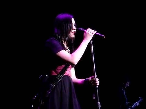 Demi Lovato - _Don\'t Forget_ - Live @ DTE Energy Music Theatre - August 18_ 2009 016
