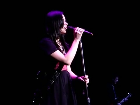 Demi Lovato - _Don\'t Forget_ - Live @ DTE Energy Music Theatre - August 18_ 2009 024