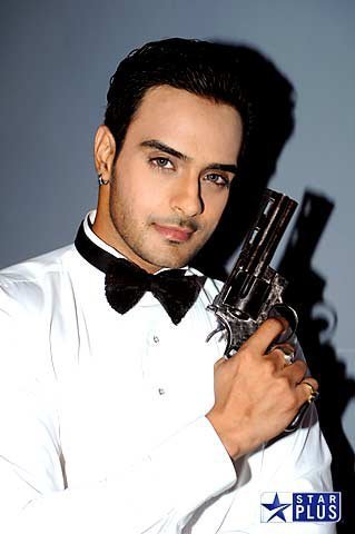 15720_121946924487147_100000155195110_328092_7404776_n - Angad Hasija