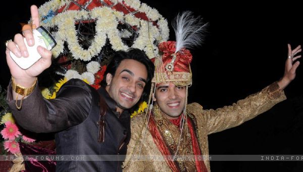 170273-angad-hasija-with-tv-actor-kinshuk-mahajan-gets-married-to-divy