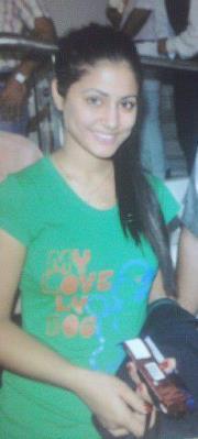 319152_275479775818647_121004084599551_939813_1197390180_n - Hina Khan