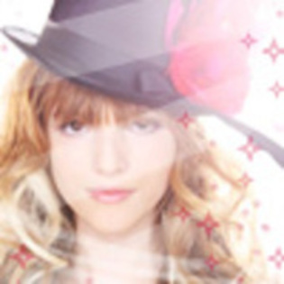 58256622_NYMRMIM2 - bella thorne