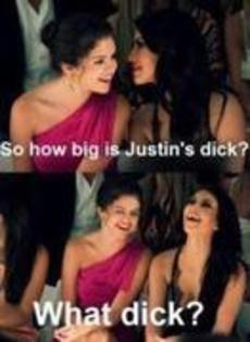 58255737_OMVQDTN2 - selena gomez
