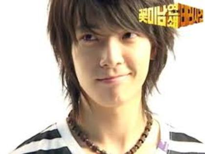 =Lee Donghae&hl=ro&prmd=imvnsl&tbm=isch&tbo=u&sourc=X&ei=ByY - Lee Donghae