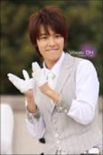 =Lee Donghae&hl=ro&prmd=imvnsl&tbm=ischuniv&sa=X&ei