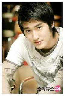 =Choi Siwon&hl=ro&noj=1&prmd=imvnsl&tbm=isch&tbo=u&8oT7L - Choi Siwon